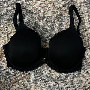 Chantelle Lingerie Parisian Allure spacer bra, size 32F